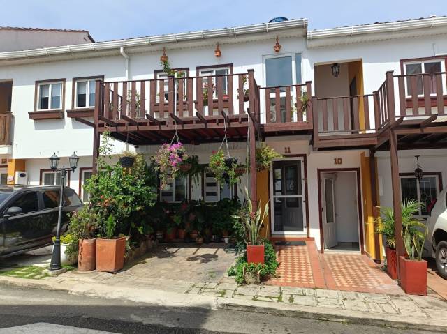 VENDO CASA CAÑAVERAL CONJUNTO LAURENTINA